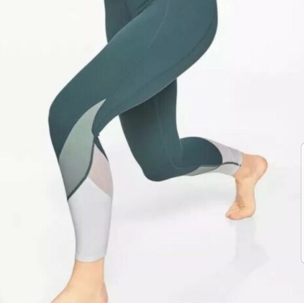 Athleta Womens XS Colorblock Salutation Thigh Mesh